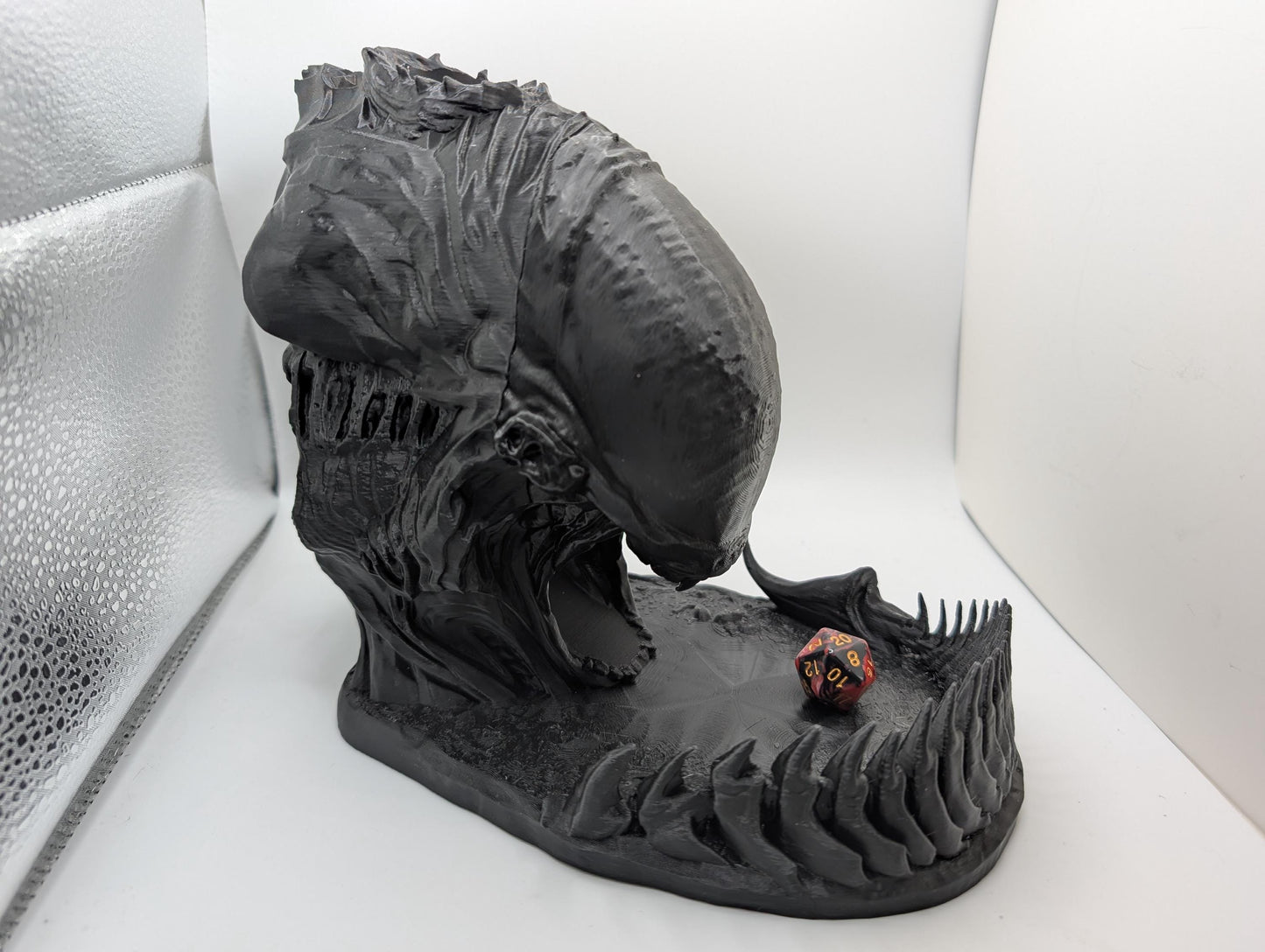 Xenomorph Dice Tower