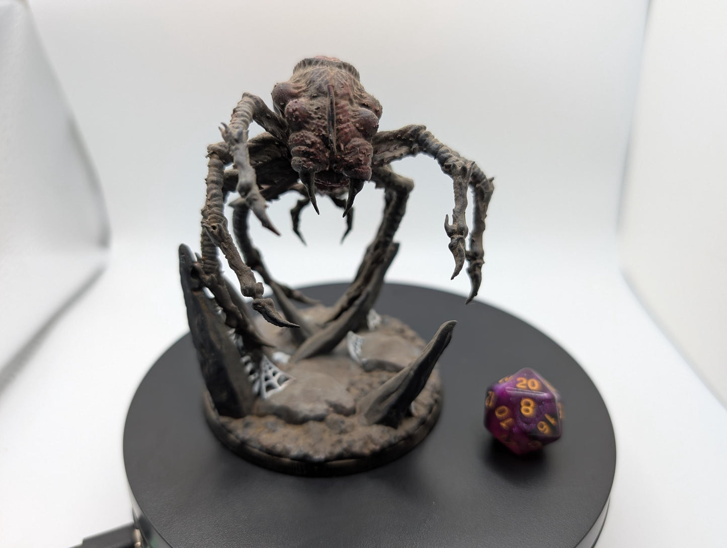 Giant Phase Spider